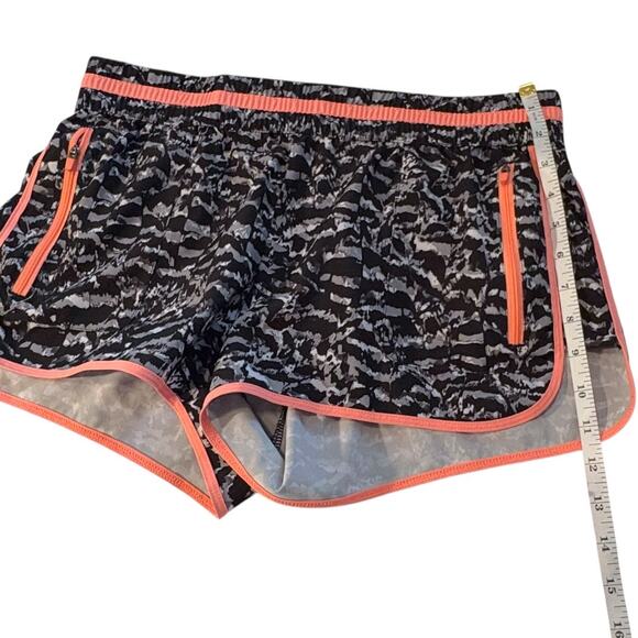 Fabletics Active Shorts - Medium - Zipper Pockets! - Black & white w/ Coral Pink - Picture 6 of 9